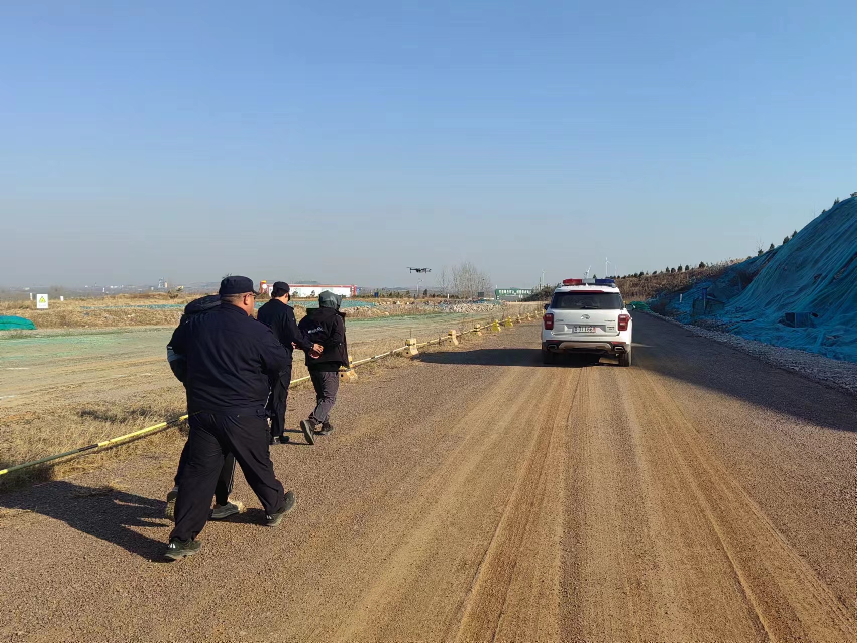 1703061792452350.jpg 0366ee1e4e5e6a68f1c3a6f47f616de.jpg